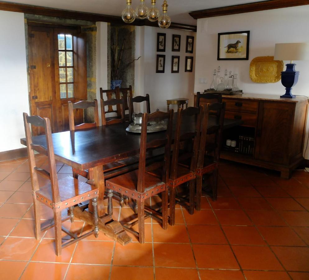 Casas Da Azenha Do Rio Barreiros (Amares)
