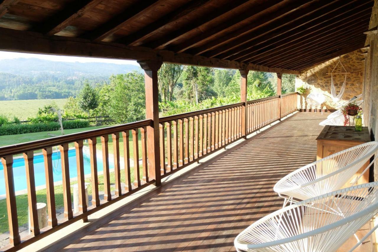 Casas Da Azenha Do Rio Barreiros (Amares)
